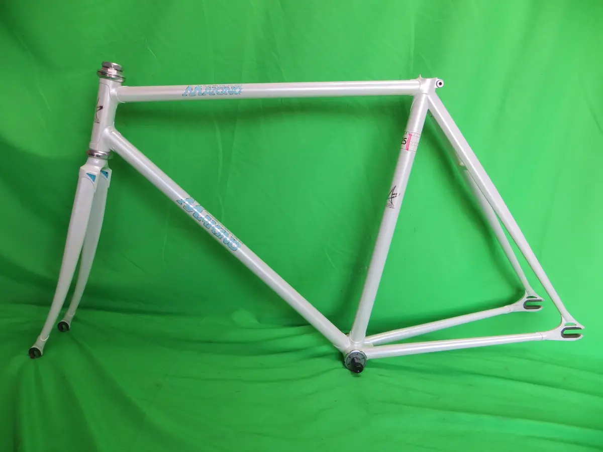 Makino  // White  // 52.5Cm 1