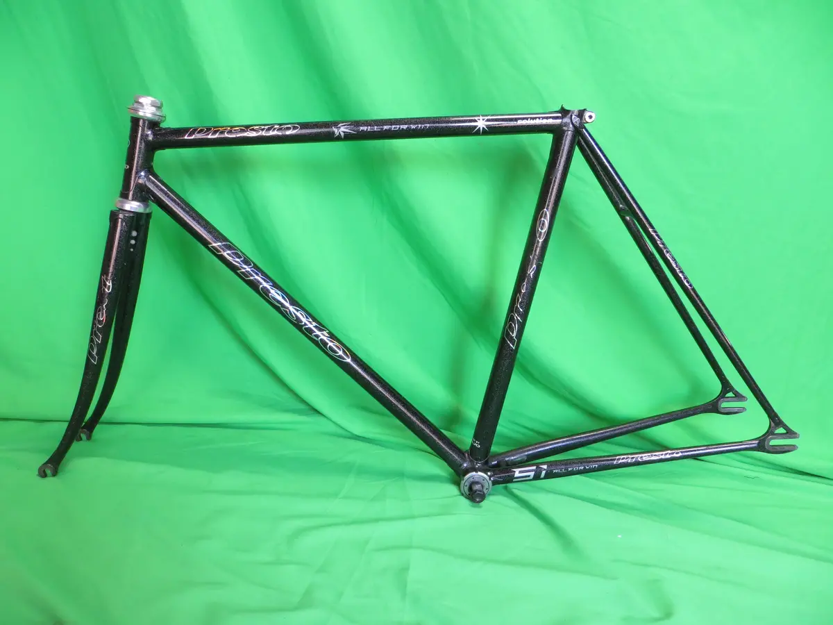 Presto // Black With Silver Flake // 50.5Cm 1