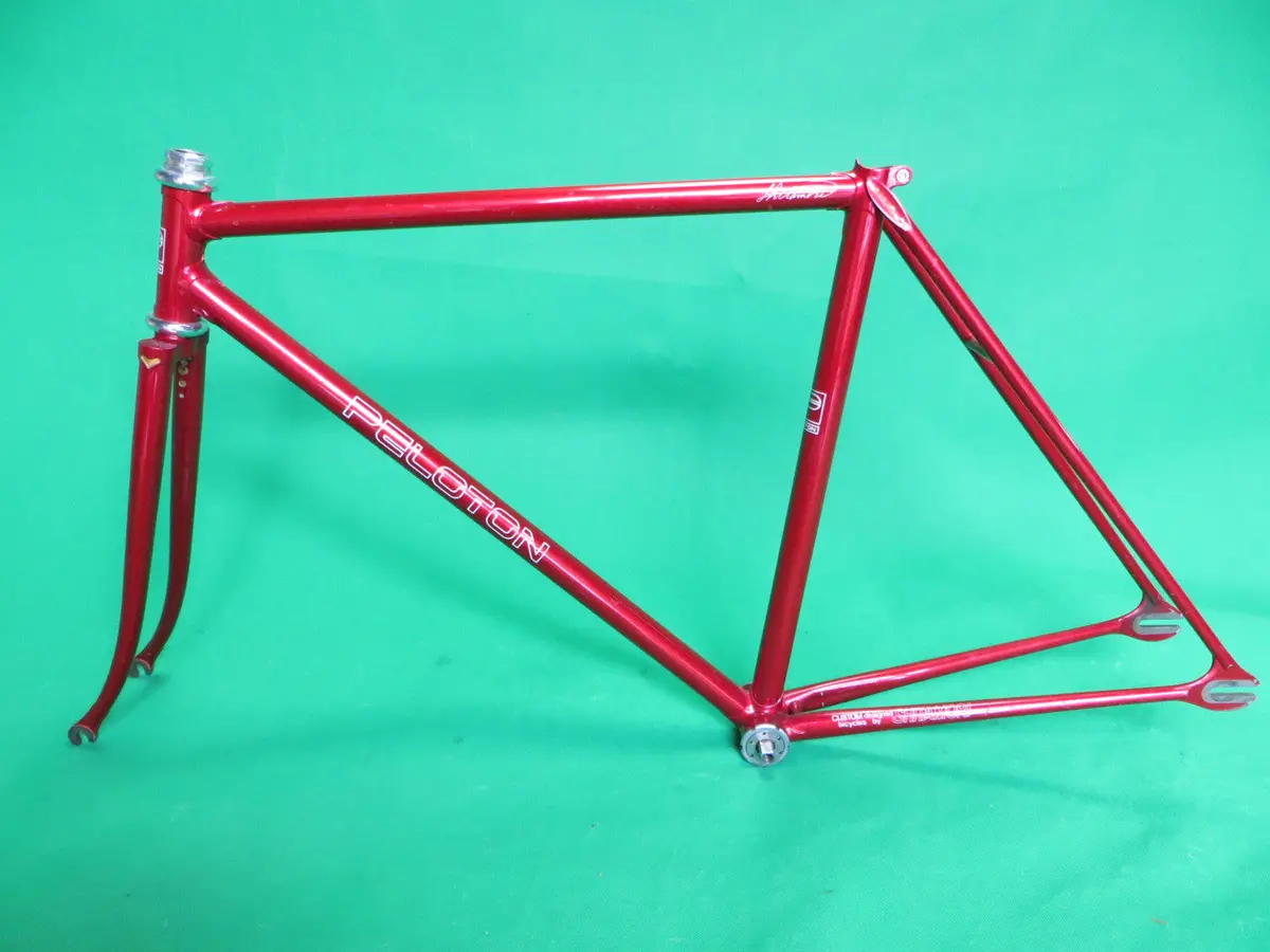 Peloton // Metallic Red // 49.5Cm 1