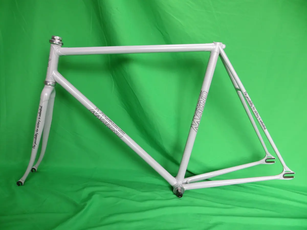 Makino // Off White // 55Cm 1