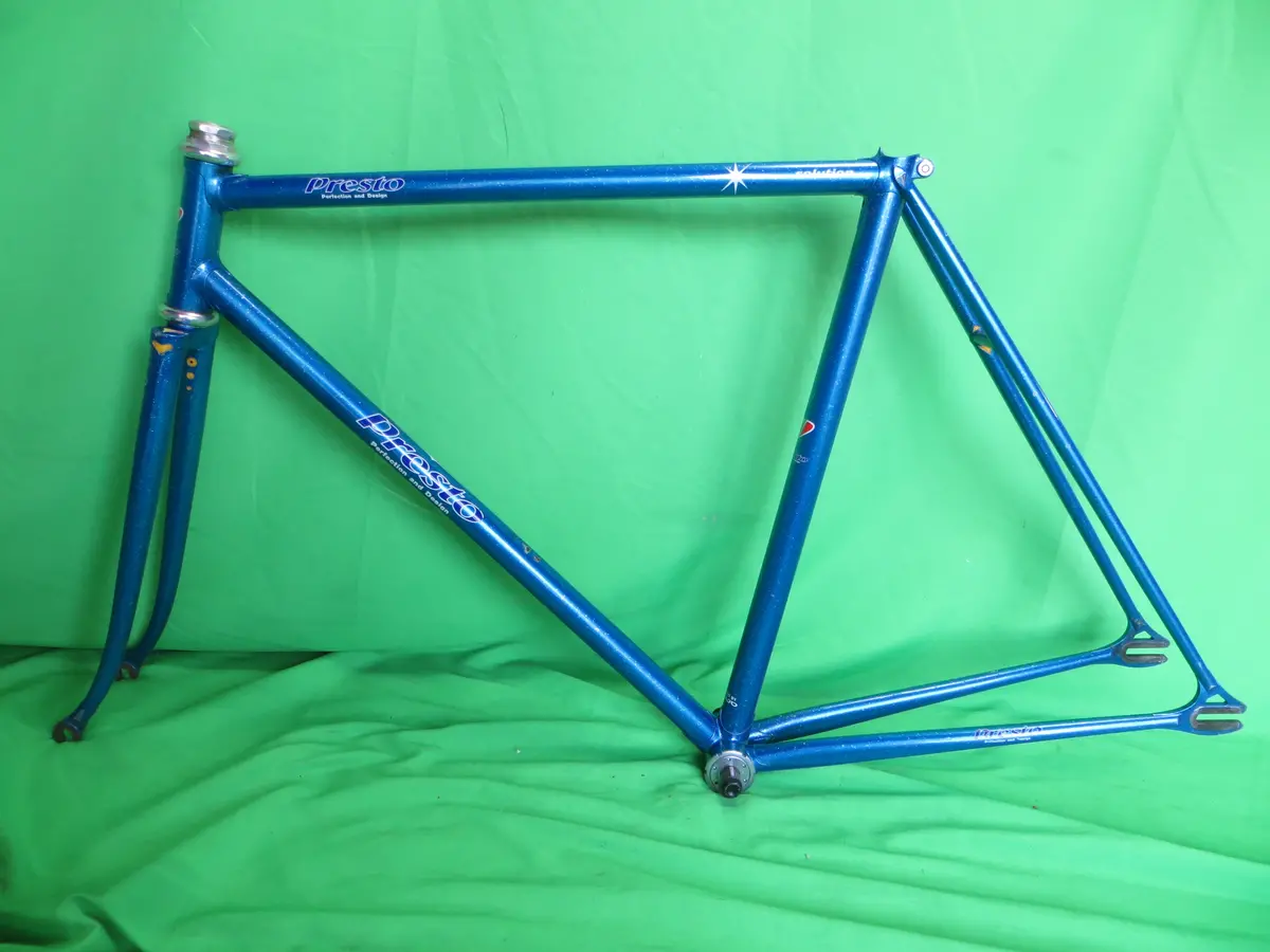 Presto // Blue Metallic With Silver Flake // 52Cm 1
