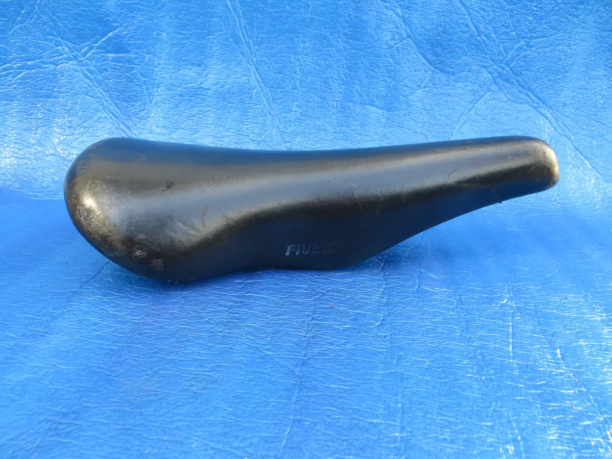 Kashima Five Gold Fg-4P 44Mm Njs Unpadded Saddle  (24101906) 1