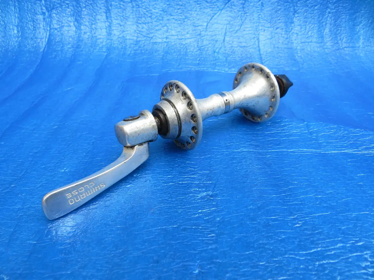 Campagnolo 32H Front Hub 9Mm Axle Quick Release Non Njs (24102604) 1