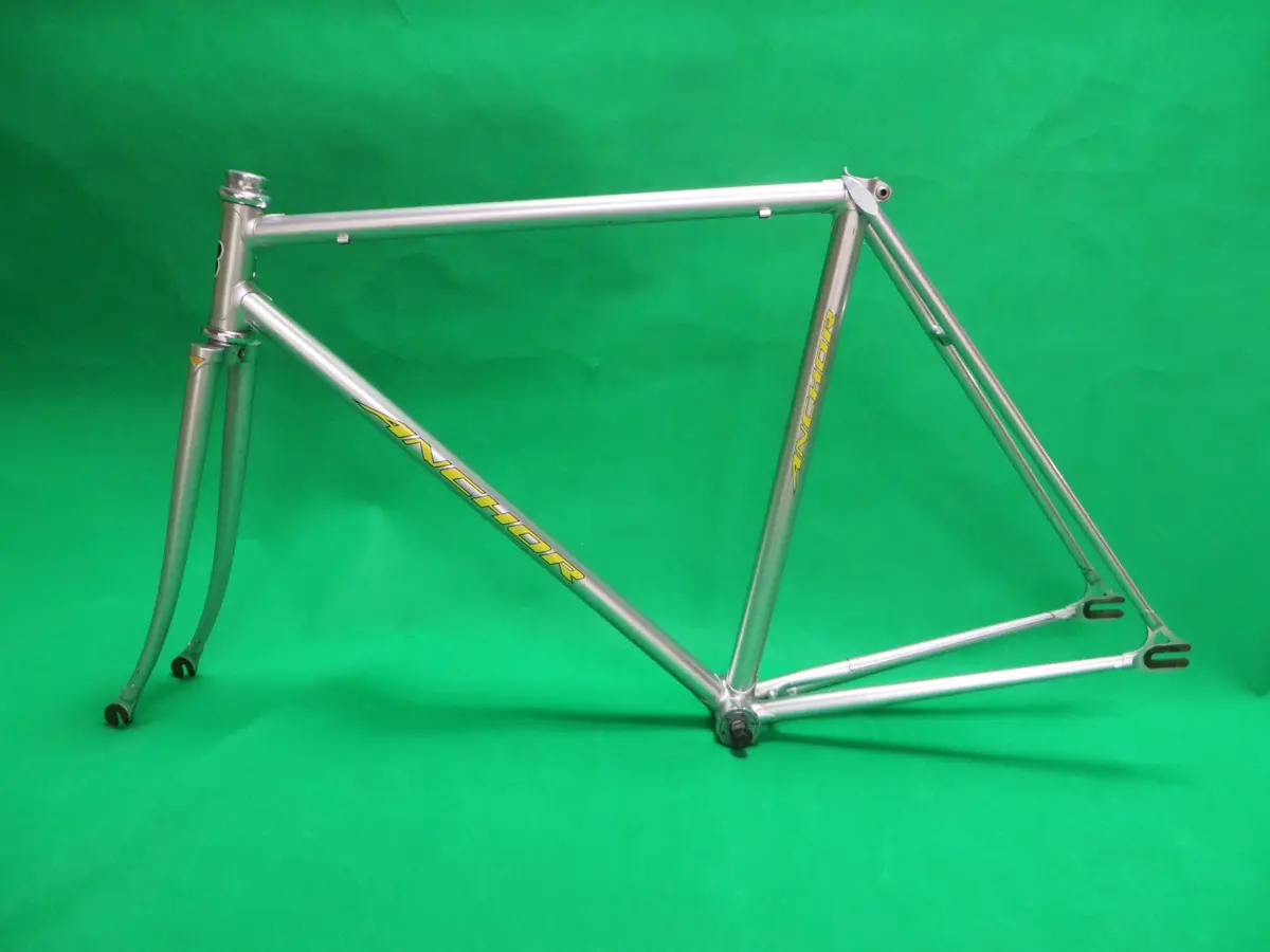 Anhcor  // Mach Silver / Drilled For Brakes // 51.5Cm 1
