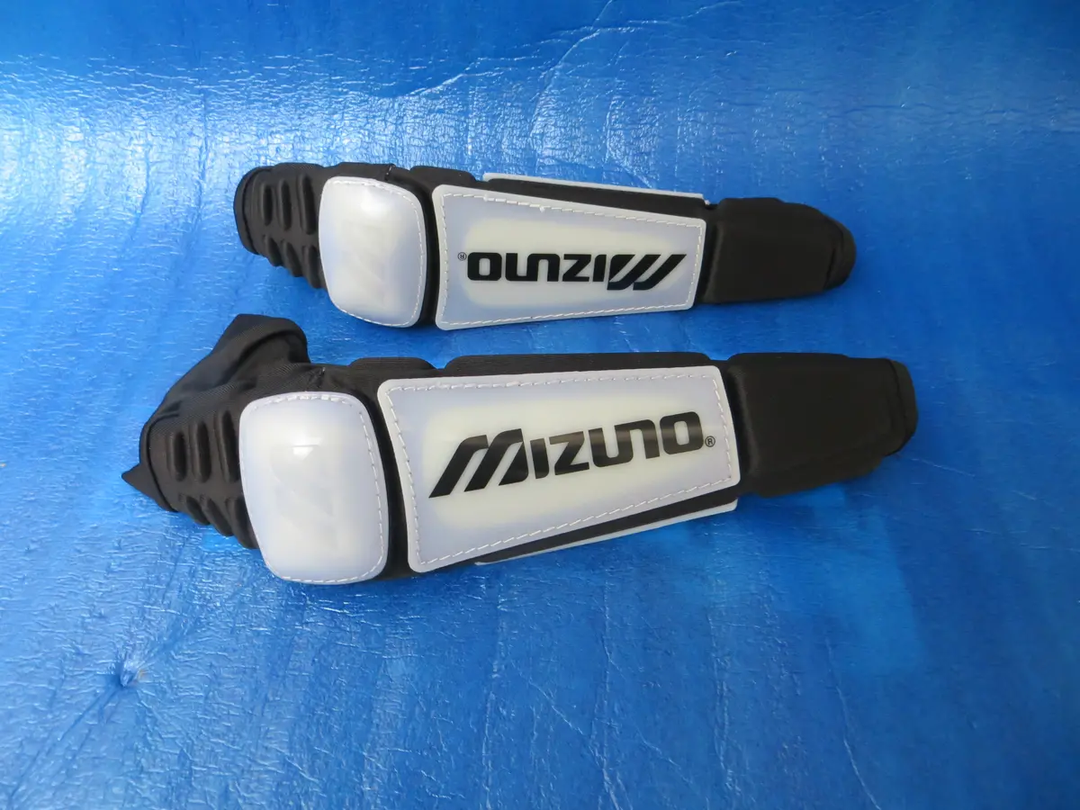 Mizuno Keirin Elbow Protector Pair L-Size (24110204) 1