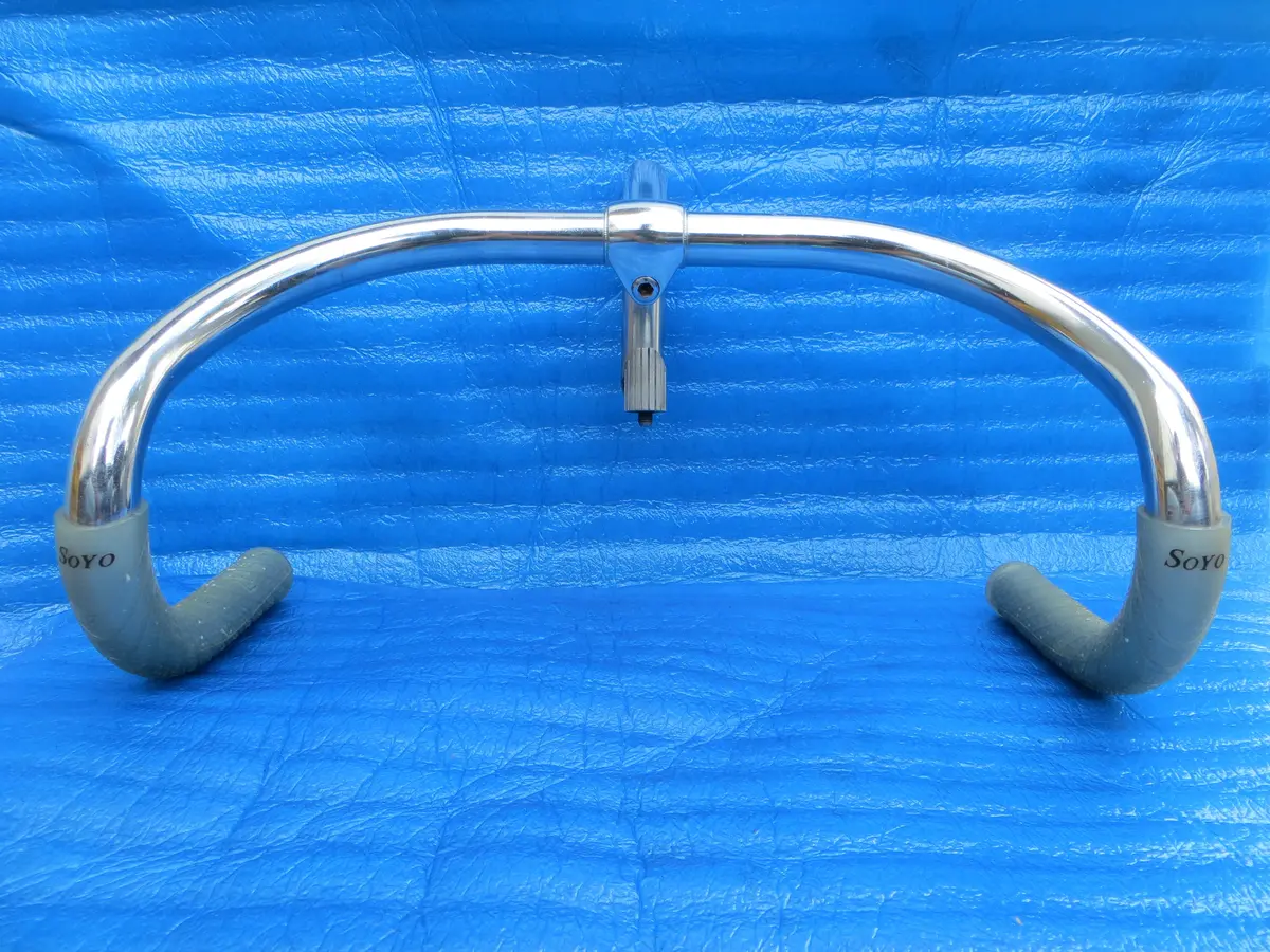 B123 390Mm Crmo Njs Handlebar, Nitto Jaguar 90Mm/58 Degree Steel Njs Stem, Soyo Grips (25080306) 1