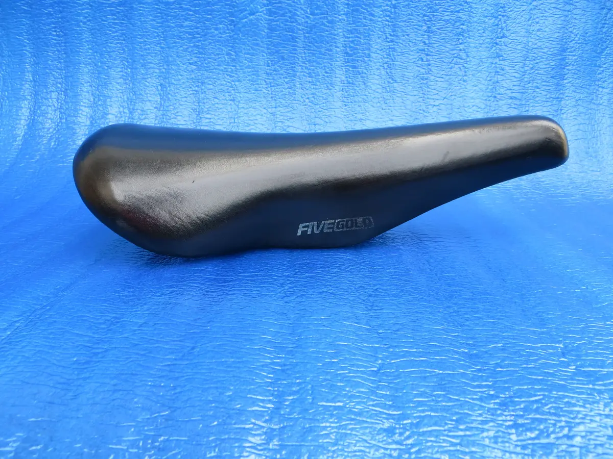 Kashima Five Gold Fg-4P 44Mm Njs Unpadded Saddle  (26040906) 1