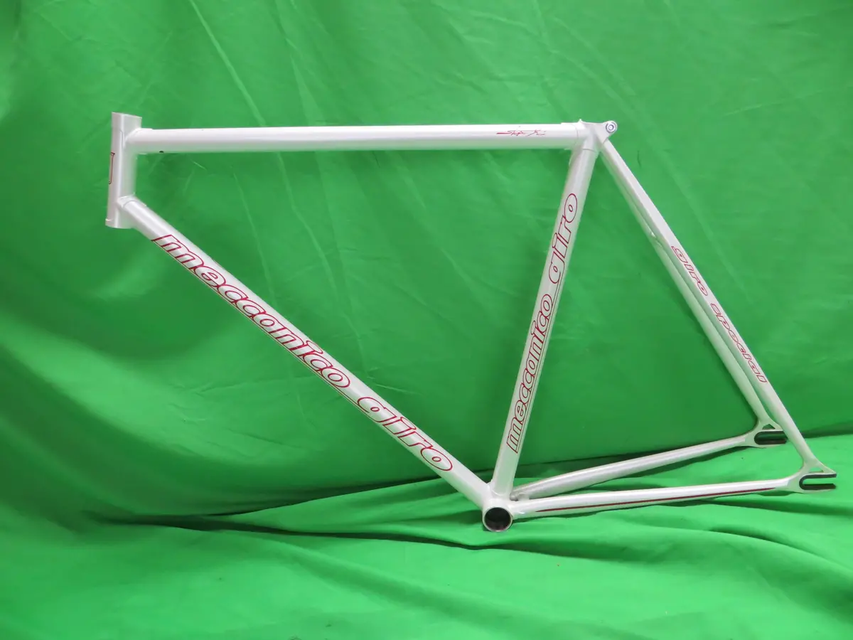 Giro // White // 52.5Cm // For Repairs 1