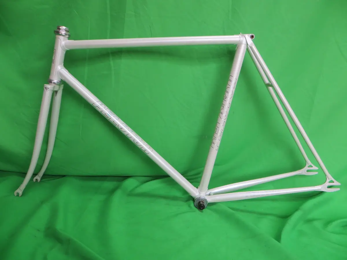 Peloton // White // 53Cm 1