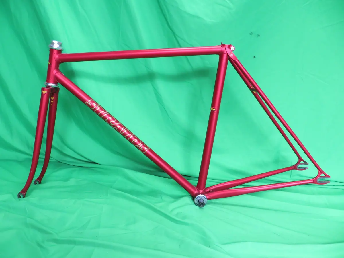 Stratos  // Matte Red  // 50.5Cm 1