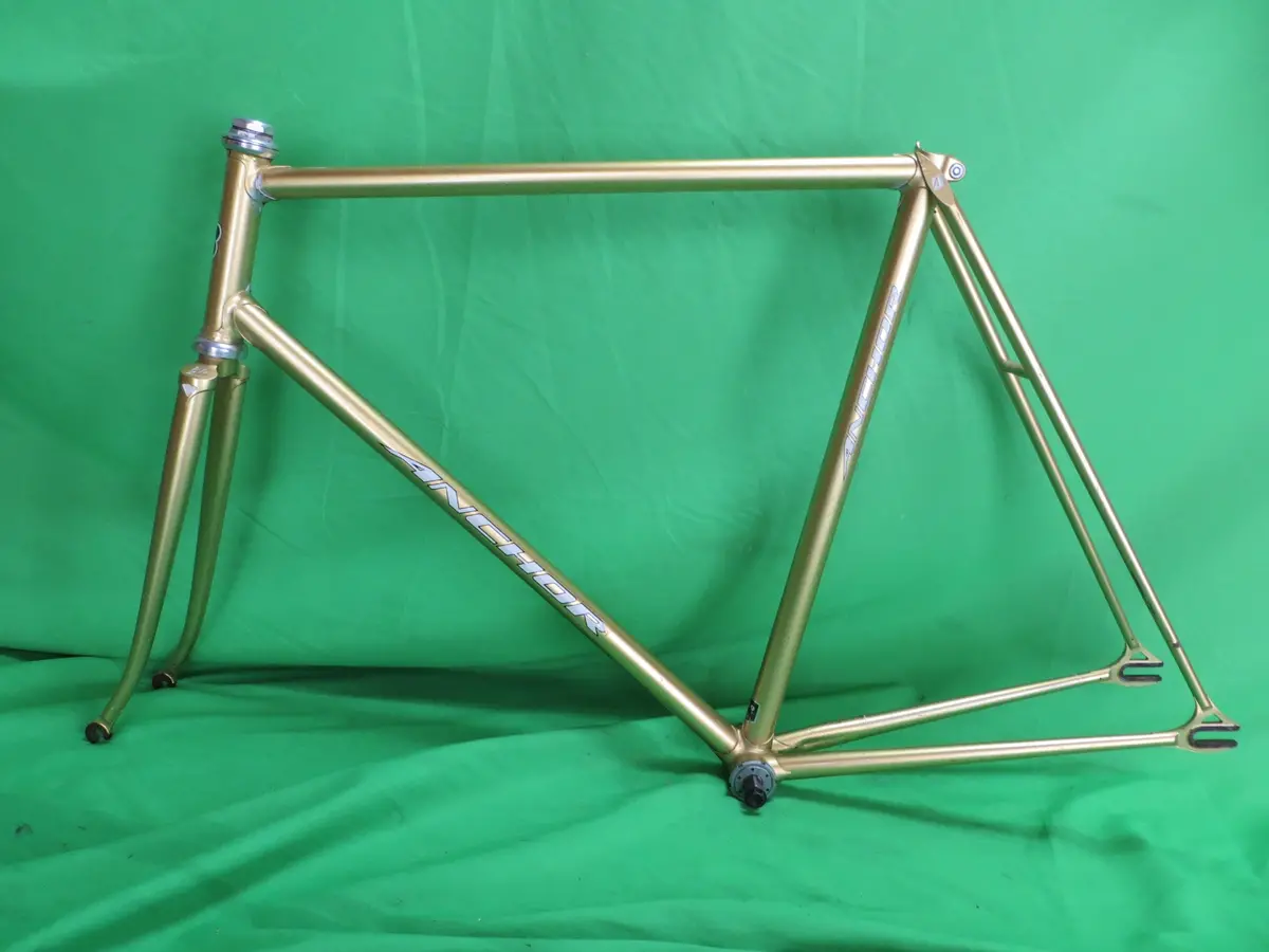Anchor // Gold With Fine Rainbow Flake // 57Cm 1