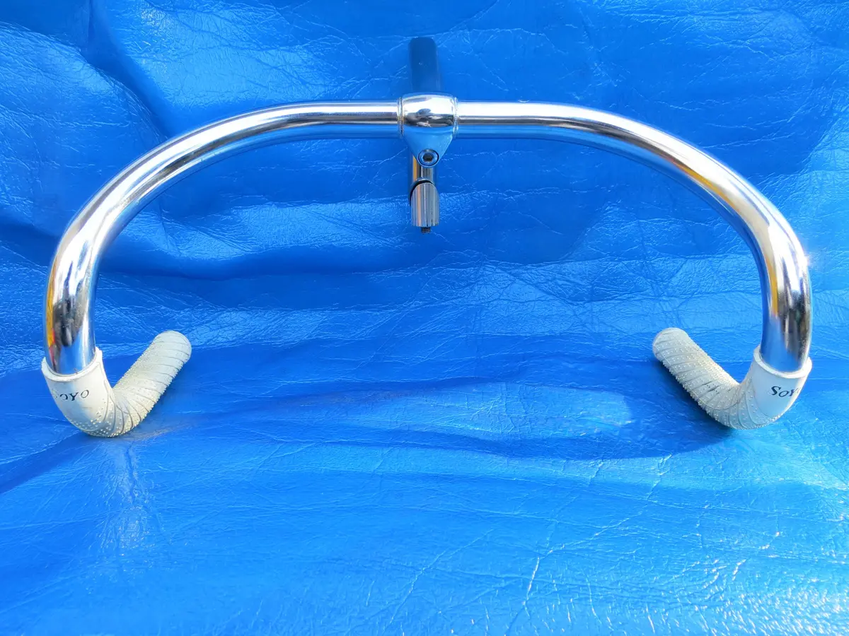 B123 380Mm Steel Njs Handlebar, Nitto Jaguar 100Mm/65 Degree Steel Njs Stem, Soyo Grips (24012508) 1