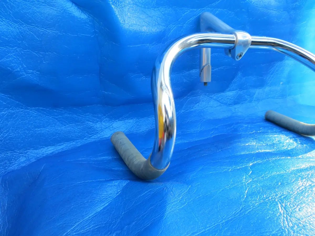 B123 390Mm Crmo Njs Handlebar, Nitto Jaguar 90Mm/58 Degree Aa Njs Stem, Champ Grips (24012509) 2