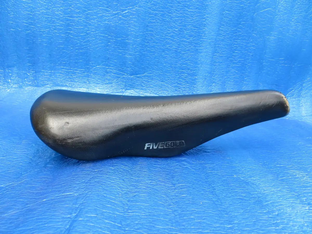 Kashima Five Gold Fg-4P 44Mm Njs Unpadded Saddle  (26041903) 1