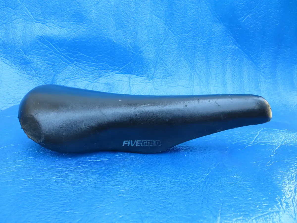 Kashima Five Gold Fg-4P 44Mm Njs Unpadded Saddle  (23061754) 1