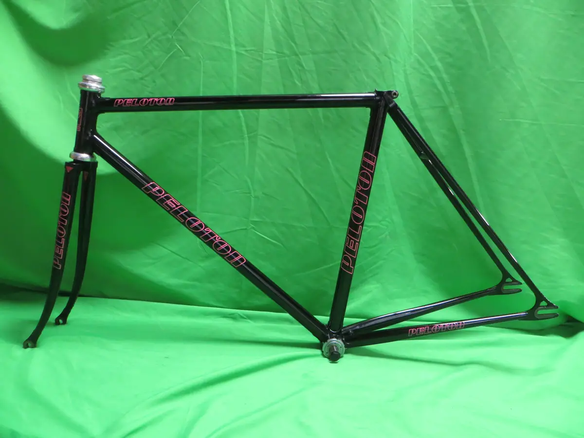 Peloton // Black // 49Cm 1