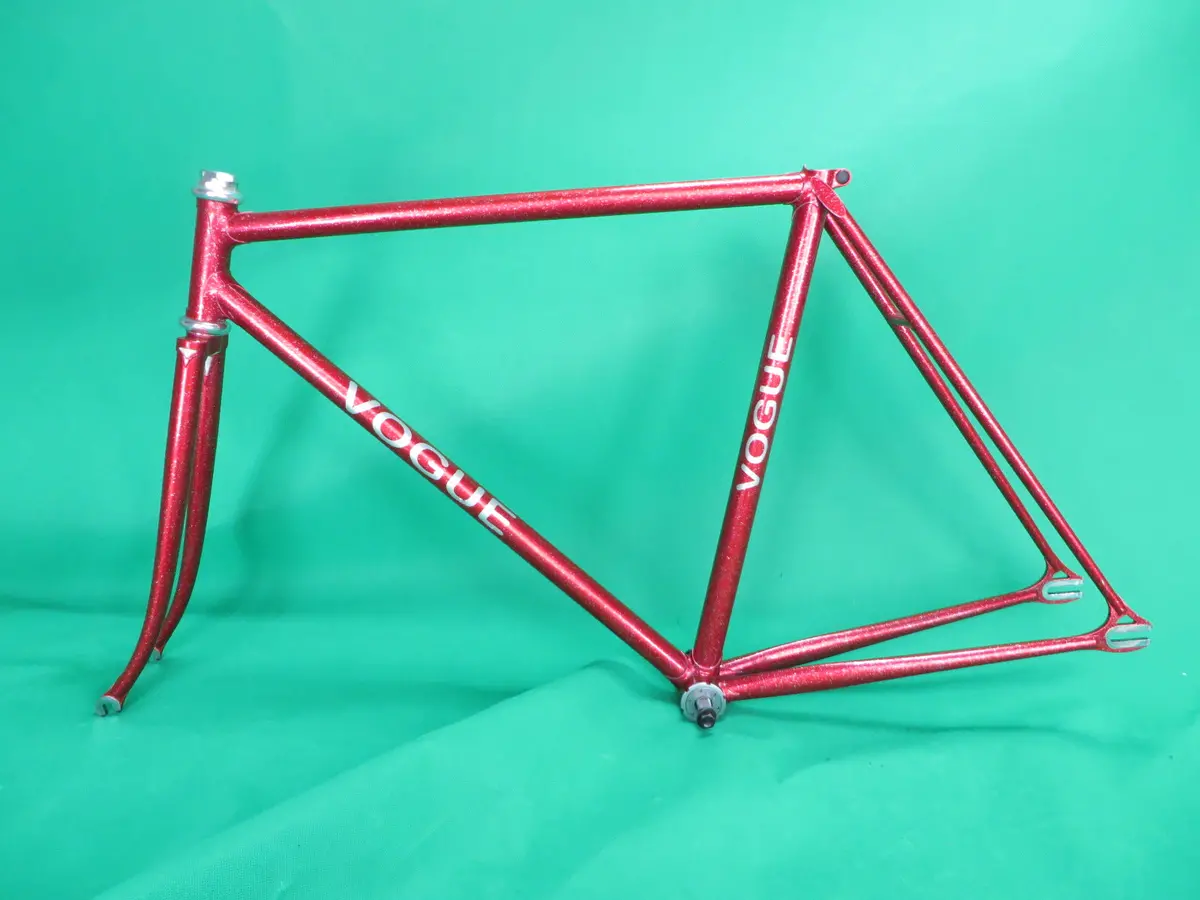 Vogue // Red With Silver Flake // 50.5Cm 1
