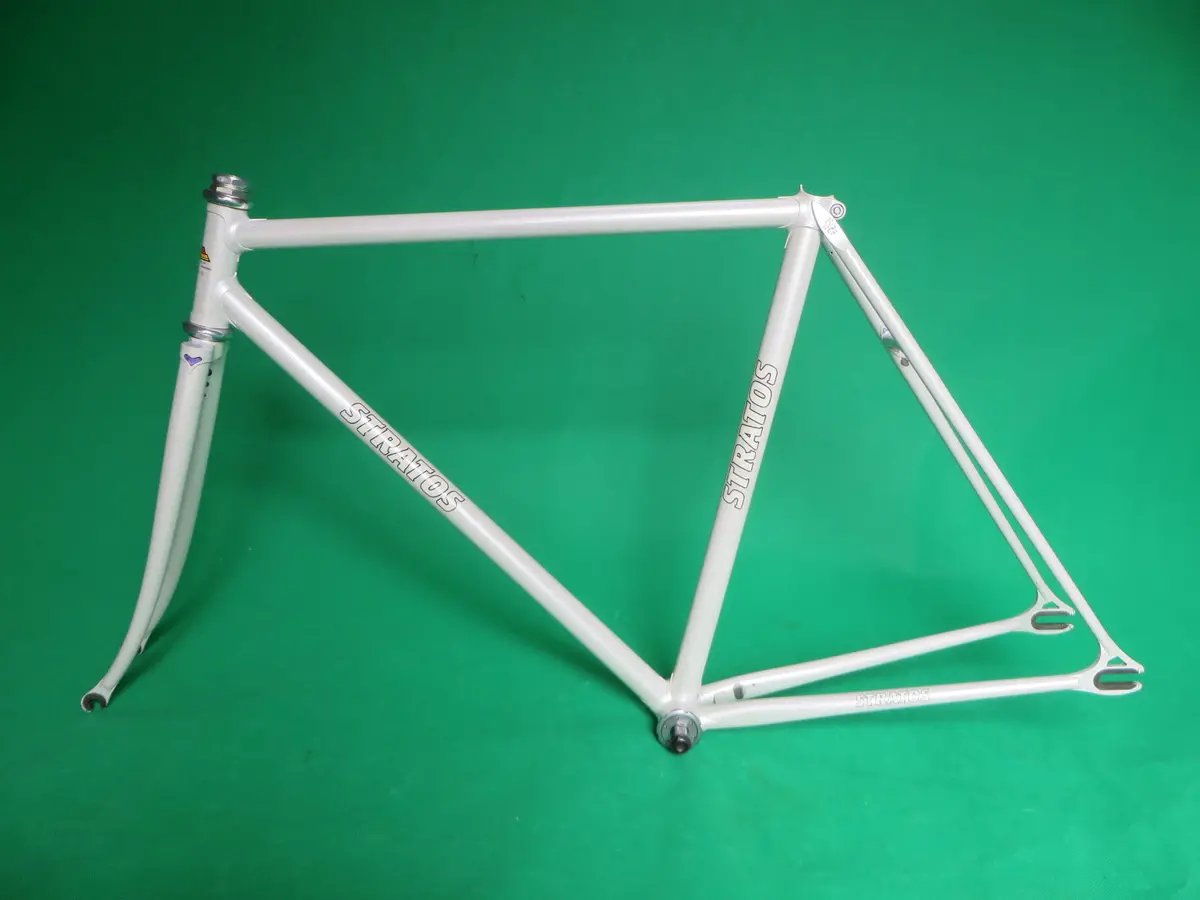 Stratos // White // 50.5Cm 1