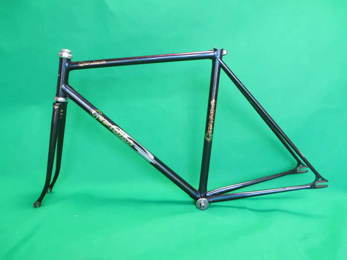 Georama // Maziora With Fine Gold Flake // 52Cm 1