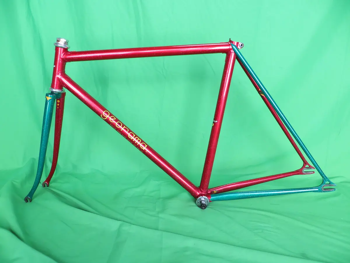 Georama // Red-Green Two-Tone With Rainbow Flake // 51Cm 1