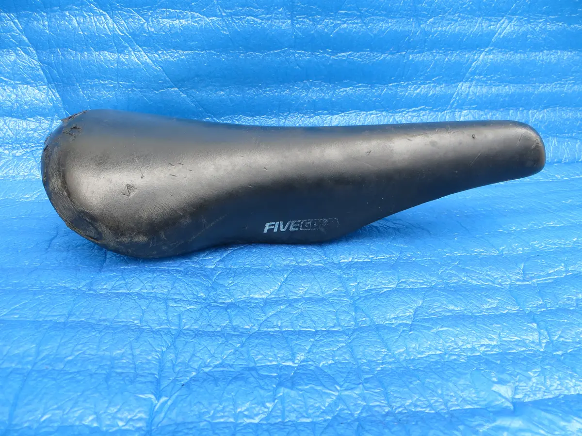 Kashima Five Gold Fg-4P 44Mm Njs Unpadded Saddle (25092128) 1