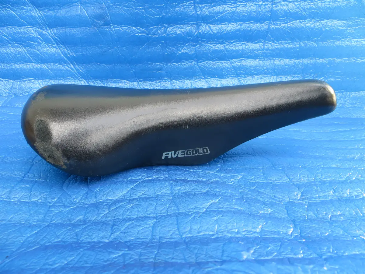 Kashima Five Gold Fg-4P 44Mm Njs Unpadded Saddle (25092209) 1