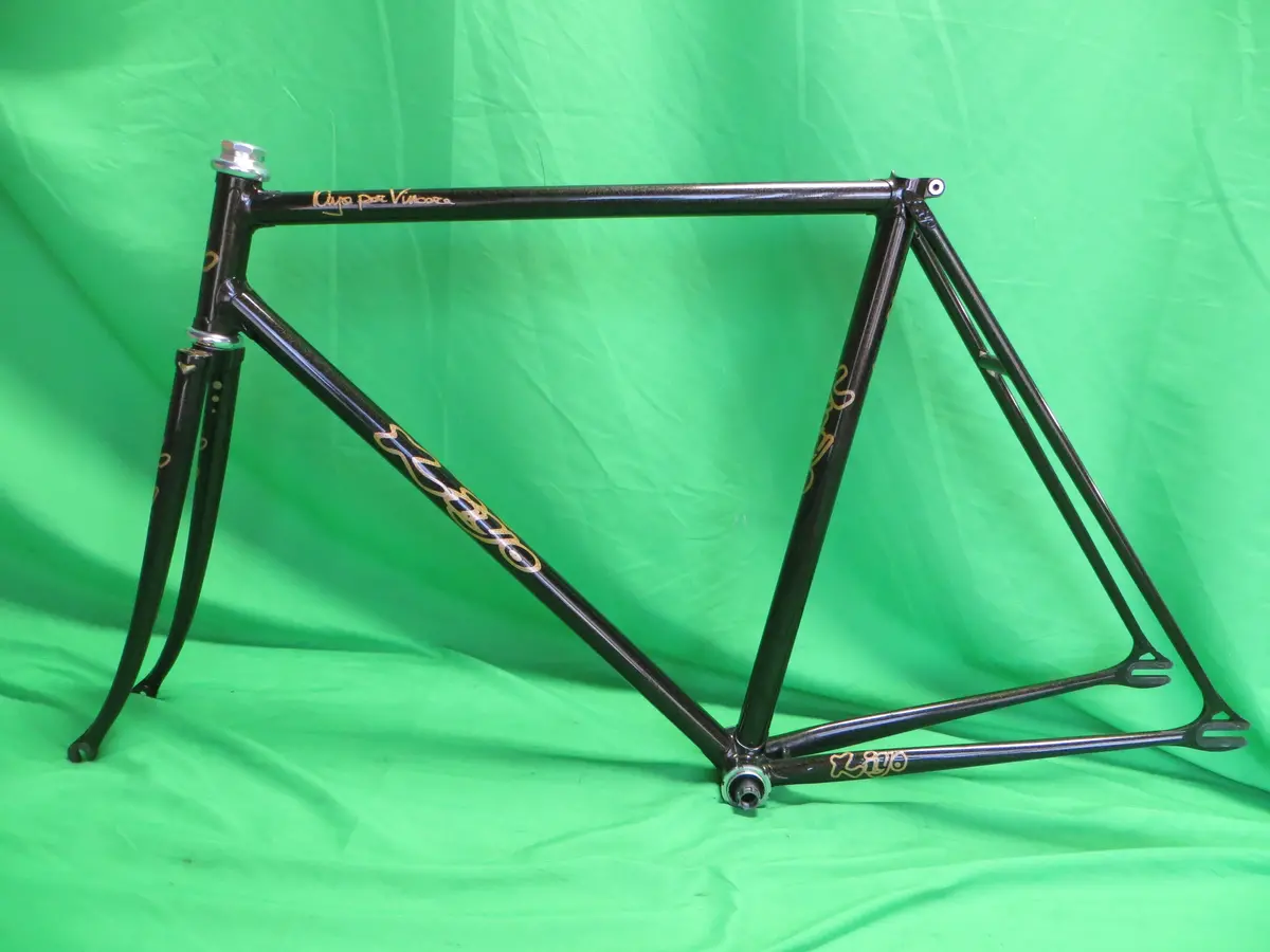 Kiyo Miyazawa // Black With Fine Gold Flake // 53Cm 1