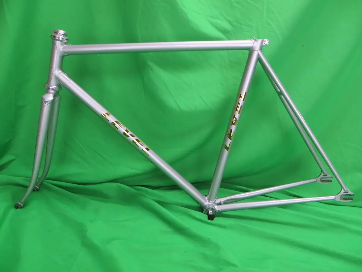 Level // Silver Gold Decals // 52Cm 1