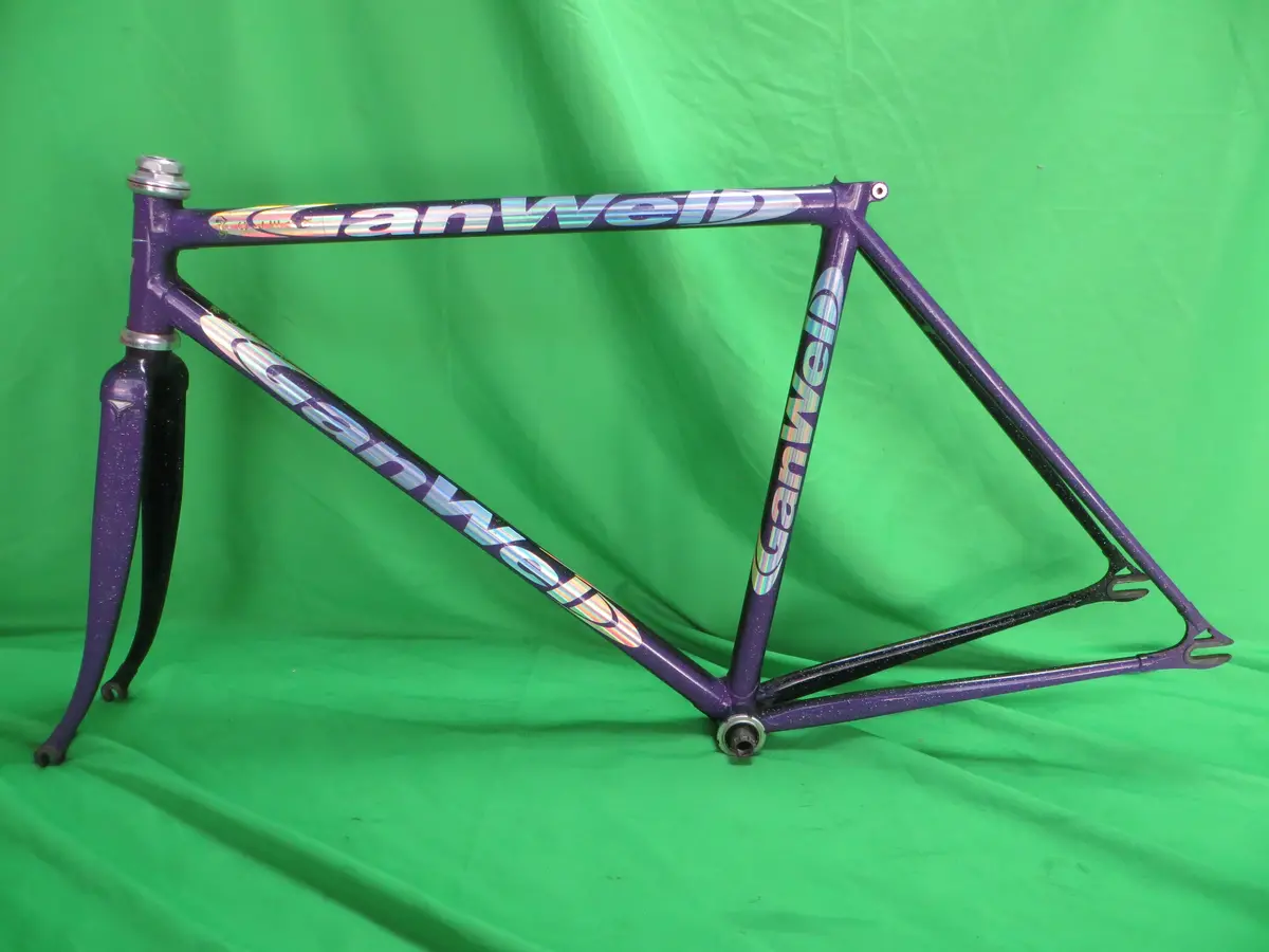Gan Well Pro Columbus Max Fork // Purple Black Fade With Rainbow Flake // 48Cm 1