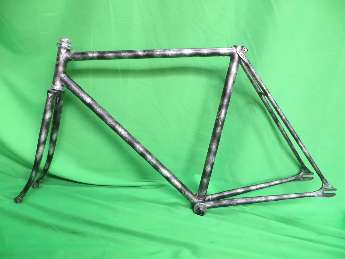 Makino // Matte Silver Black Marble // 51Cm 1