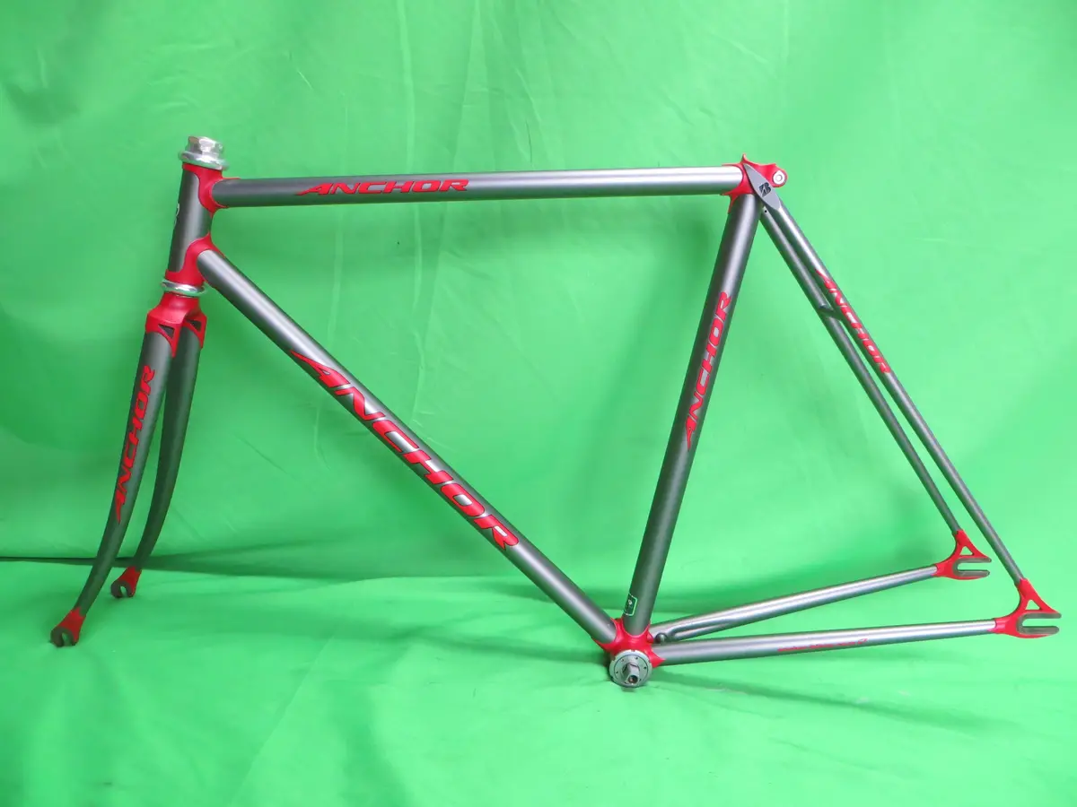 Anchor // Matte Gray Red Lugs // 51Cm 1