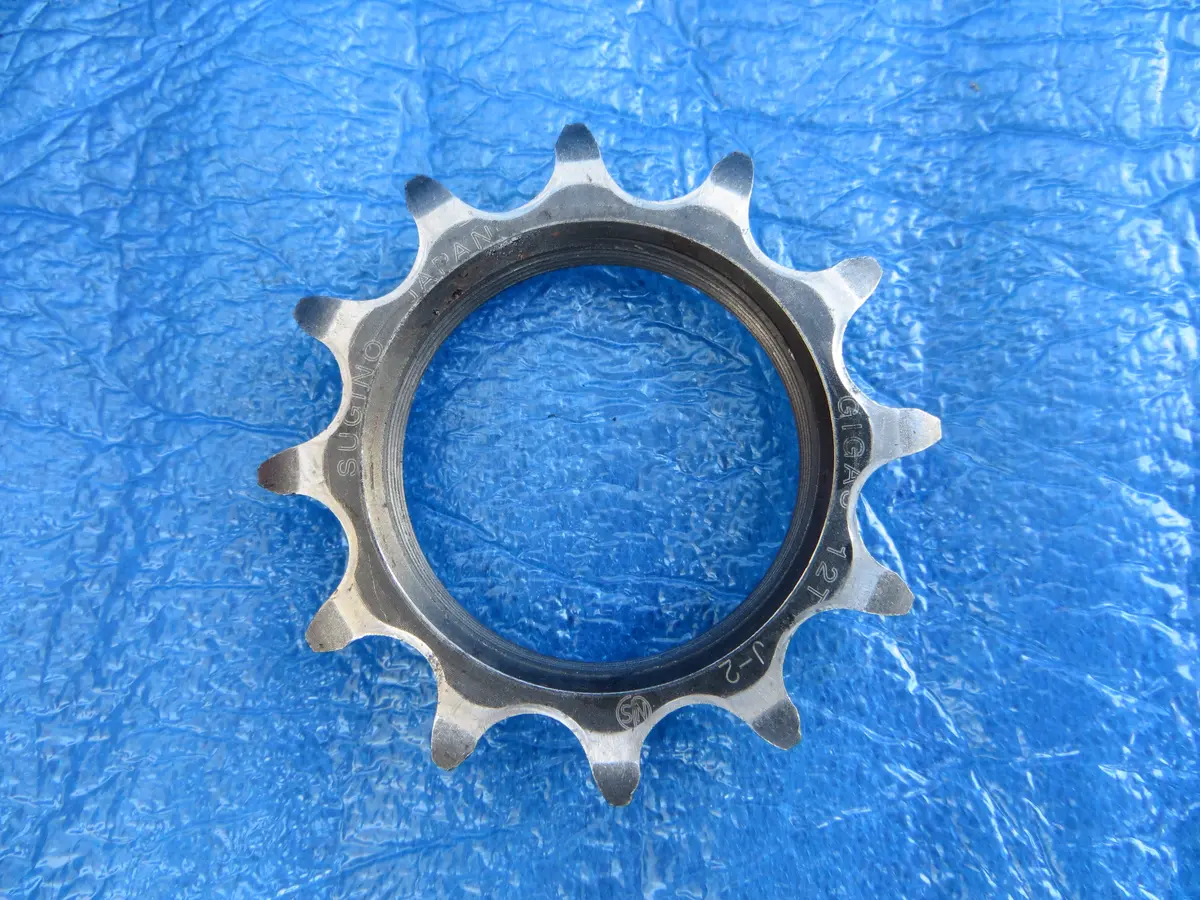 Sugino Gigas 12T 1/8” Track Cog Njs (25100206) 1