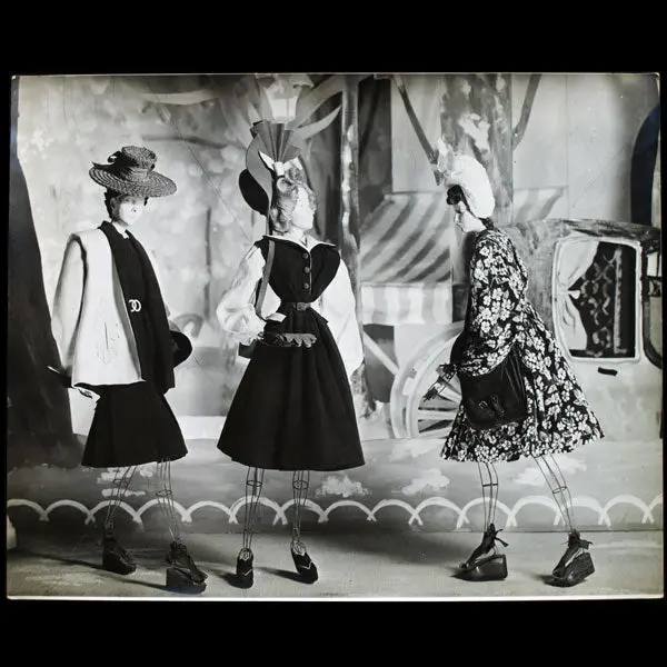 Le Théâtre De La Mode - Un Matin Aux Champs Elysées, Décor D’Emile Grau-Sala (1945) 1