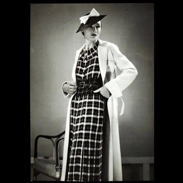 Robe De Lucien Lelong, Photographie D'époque Du Studio Deutsch (Circa 1935) 1