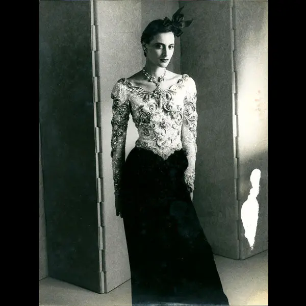 Collection Automne-Hiver 1983 De Chanel, Ensemble De 4 Photographies De Presse 1