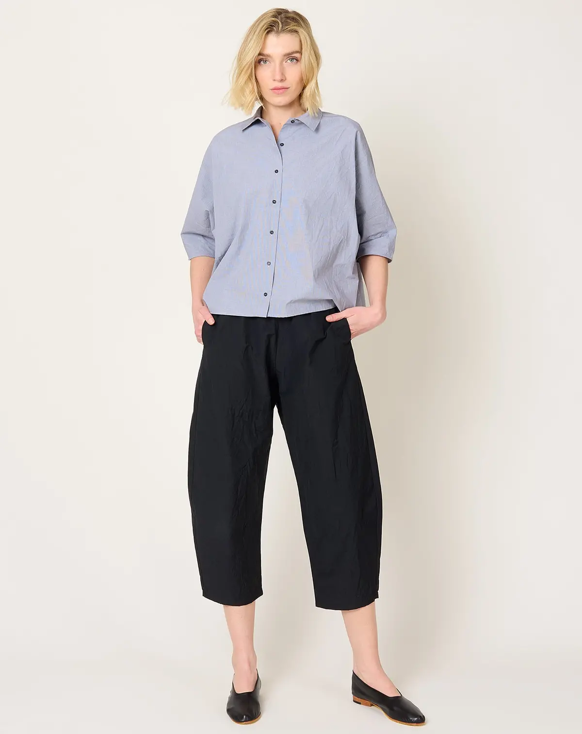 Tech Poplin Curved Leg Trouser In Black 1