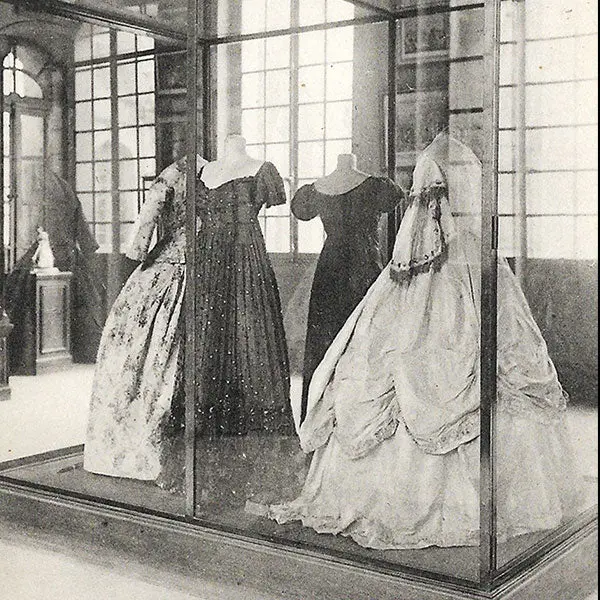 Musée Carnavalet - Robes Louis-Philippe Et 2Nd Empire (Circa 1925) 2