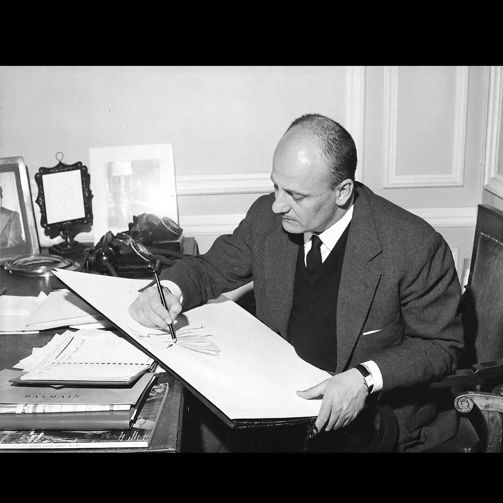 Pierre Balmain - Portrait Du Couturier Dessinant (1950) 1