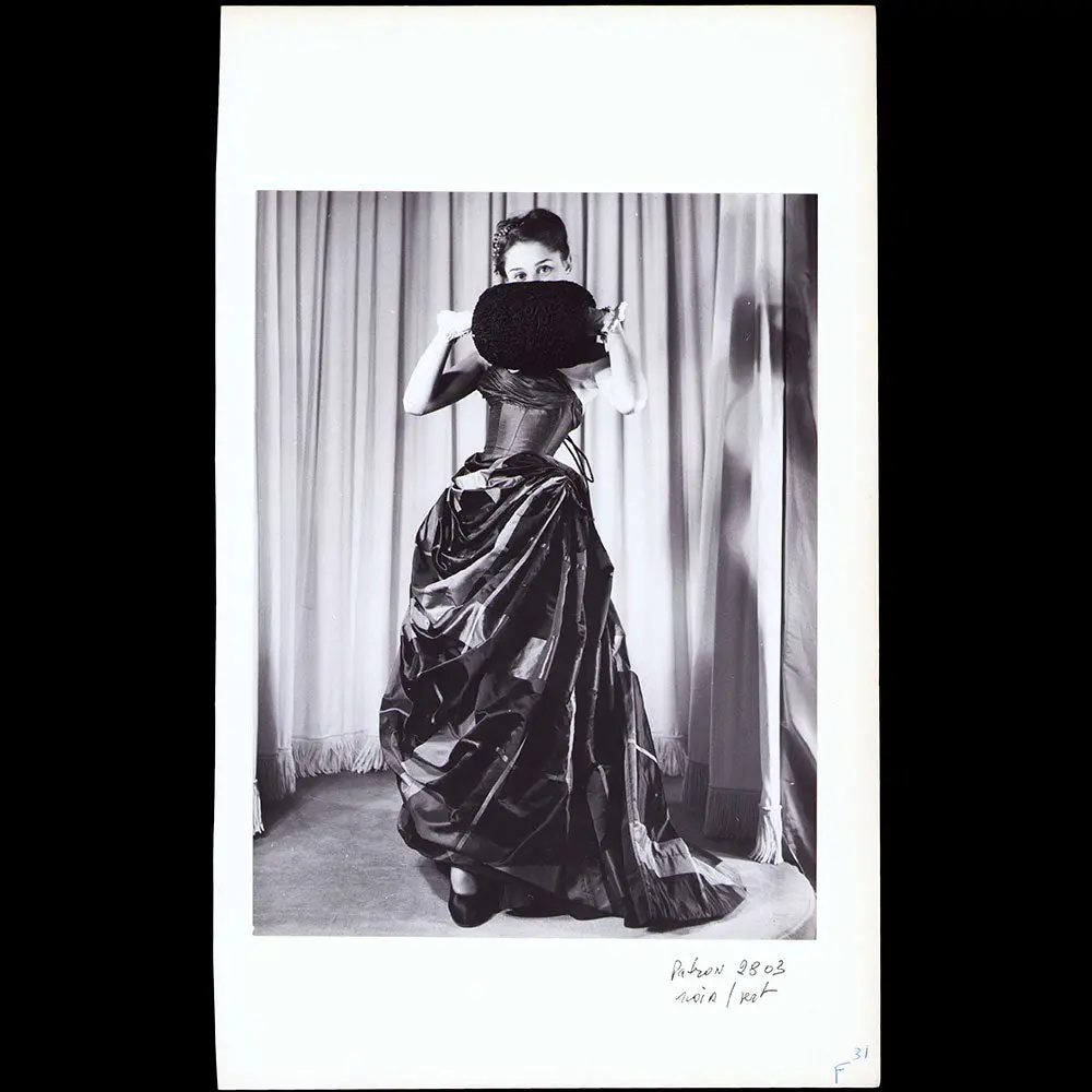 Pierre Balmain - Robe Du Soir En Tissu Robert Perrier (1951) 1