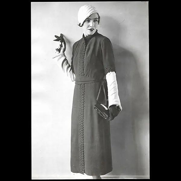 Worth - Manteau En Crepe Noir Pour 1932 1