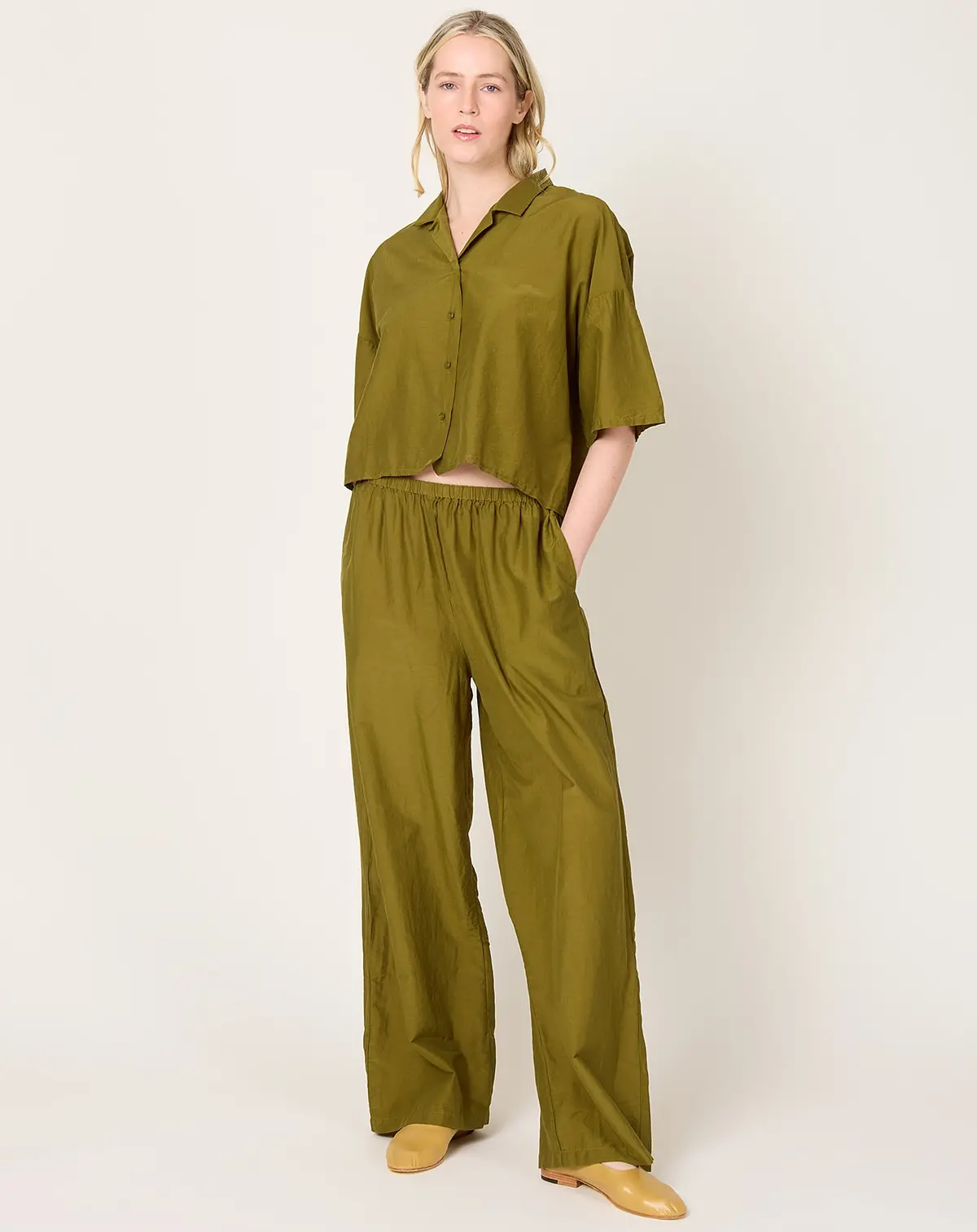 Cropped Shirt In Dark Olive 1
