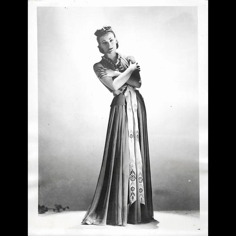 Bruyere - Robe Brodée (1938) 1