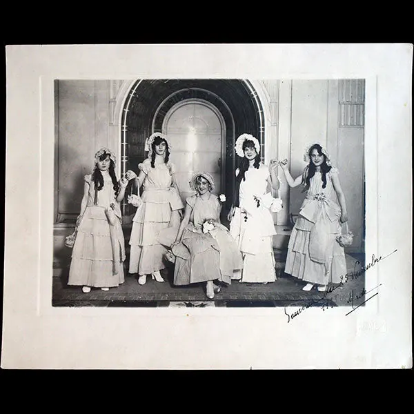 Vionnet - Employés Fêtant La Sainte-Catherine (1928) 1