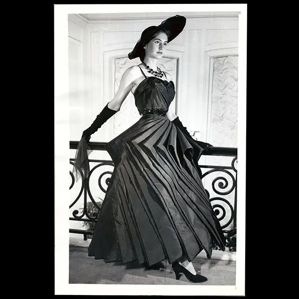 Christian Dior - Robe Cyclone (1948) 1