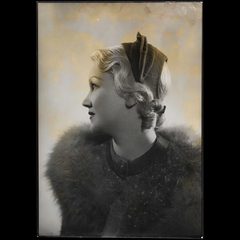 Camille Roger - Chapeau Porté Par Miss Paris 1935, Tirage D'isabey 1