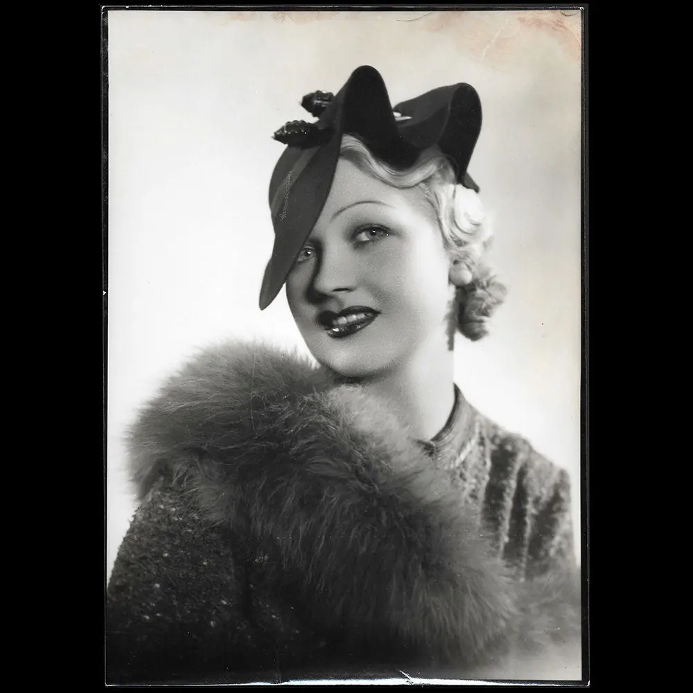 Camille Roger - Chapeau Porté Par Miss Paris 1935, Tirage D'isabey 1