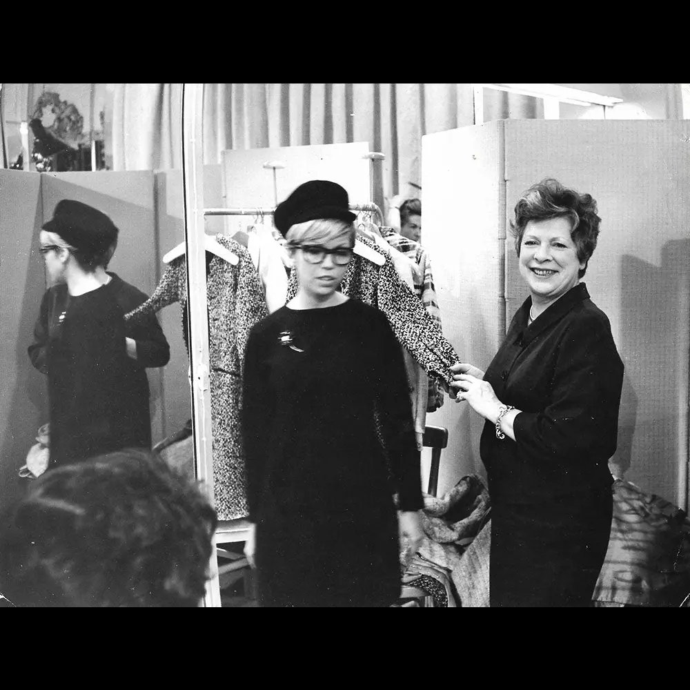 Chanel - Nancy Sinatra En Essayage (1966) 1