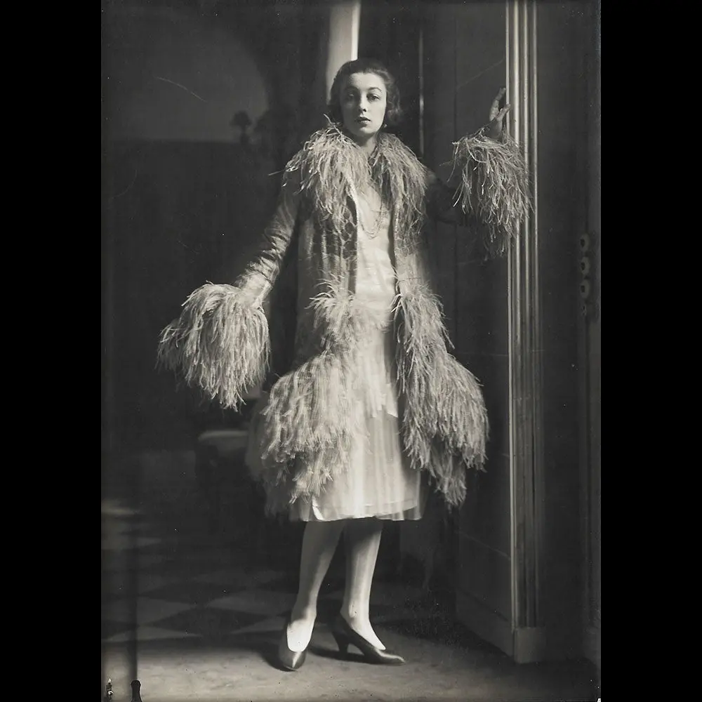 Chantal - Le Beau Papillon, Robe Portée Par La Comtesse Liza Grabbe, 2 Photographies D'époque (1926) 2