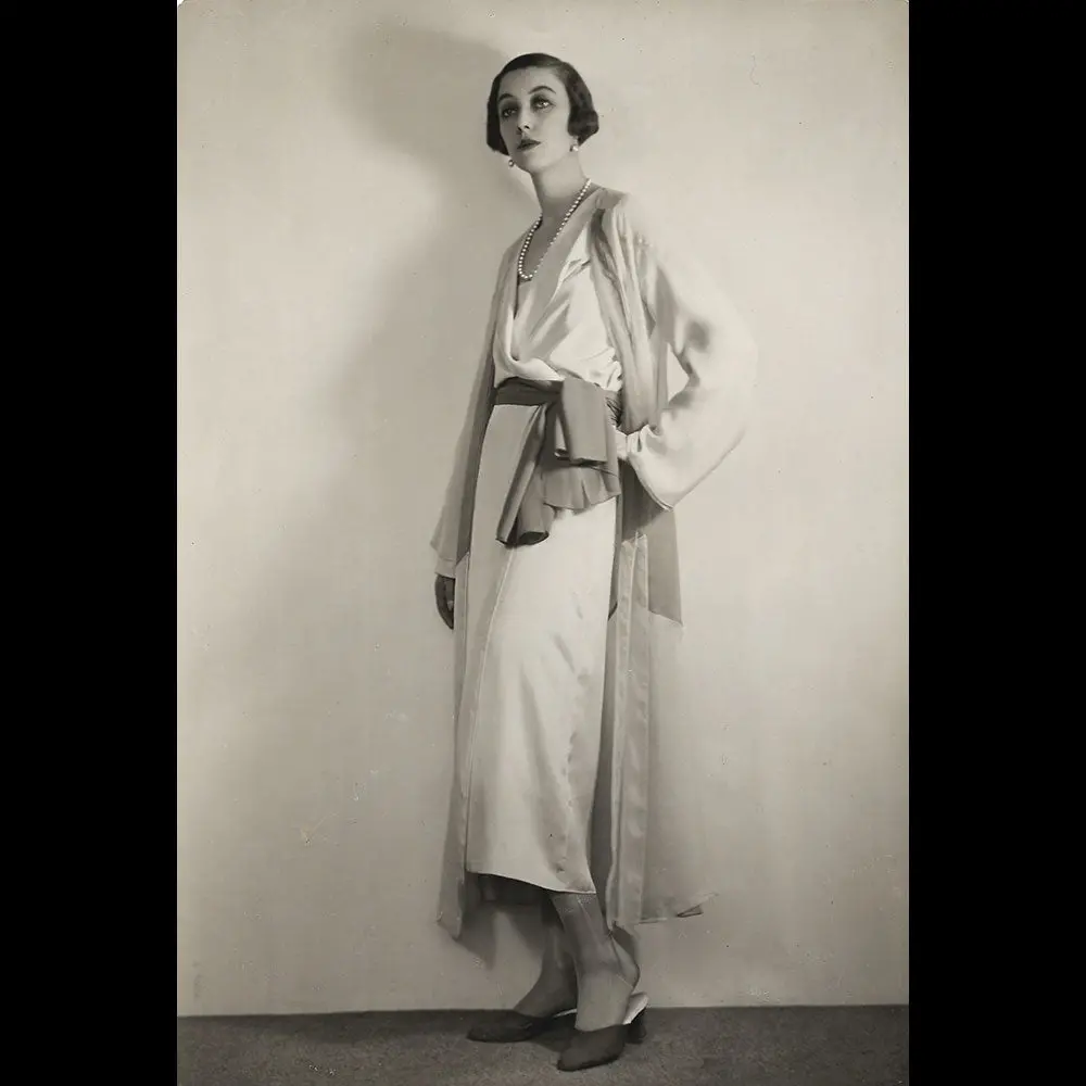 Chantal - Saut Du Lit, Robe Portée Par La Comtesse Liza Grabbe, Photographie De Luigi Diaz (1932) 1