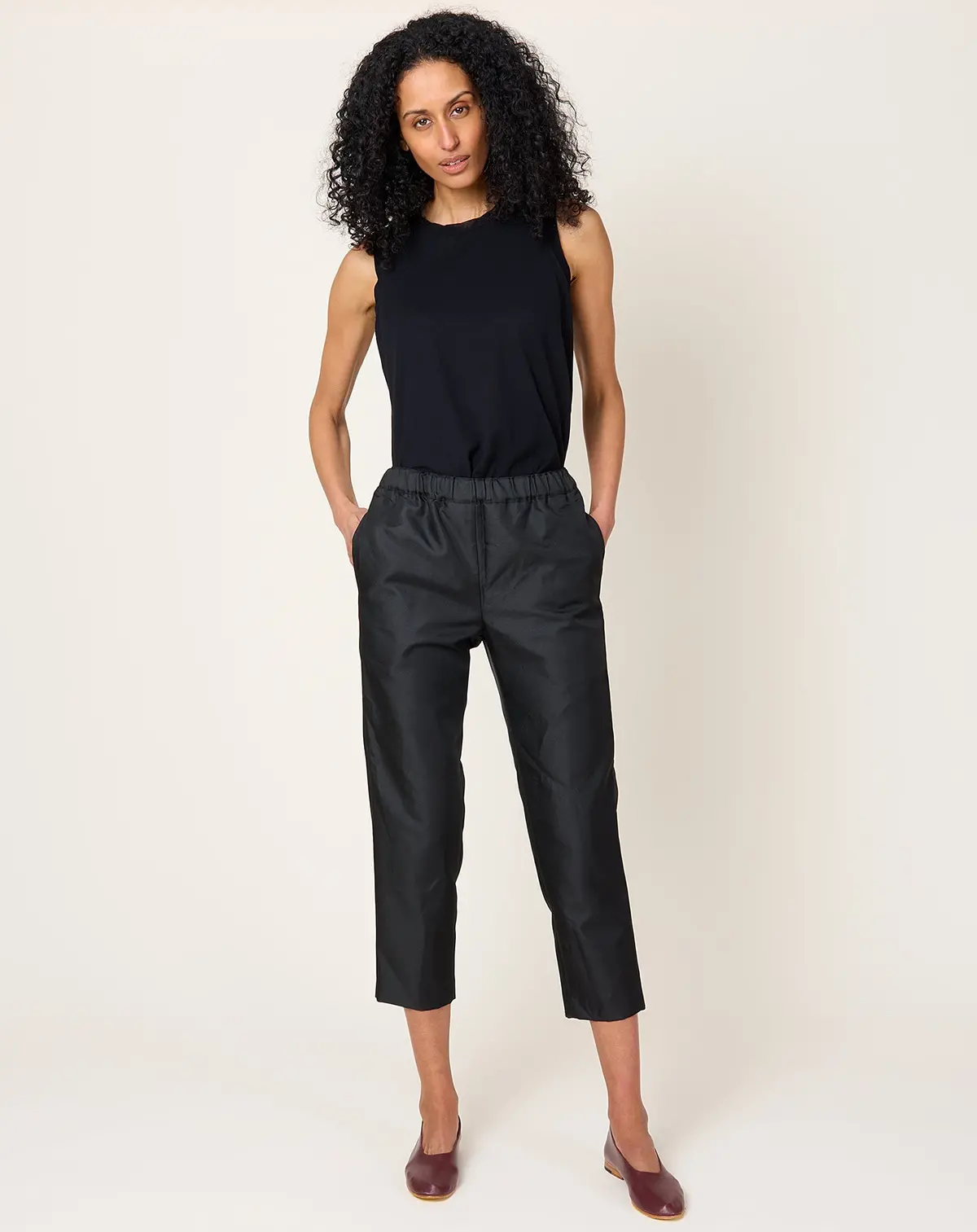 Tapered Twill Trouser In Black 1